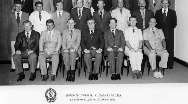 Sergeants Course # 1, Class 4 of 1979 12 February 1979 - 30 March 1979 Back Row ( L - R ) Ron TYGH, Les KNOX, Les GERSBACK, Bill GALVIN, Peter YEO # 10542, Barry WHARTON, Franz SCHMIDT # 10540, Phil CAMPBELL Middle Row Dennis BALLARD, John O'HAGAN# 10524, Syd AXAM # 9931, Graham FOWLER #10557, John BROWN, Barry CAMPBELL, Frank RYAN, Jim ARKLEYC Front Row Wally ARMSTRONG, Terry NICOLL ( Inst. ) # 8777, Brian MILWARD ( Inst. ), Kevin JOHNSON ( Inst. ) # 7887, Bruce GOULD ( Director ) # 7677, Mick RIGG, Bob PHELPS.