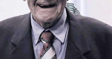 Roger SMITH at a Remembrance Day in Deniliquin, NSW