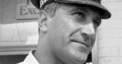 Sgt. Des. Mussing Police P.R. at 51 Holt St. Surry Hills Gay Meeting over police raid on Gay Bar. January 31, 1983. (Photo by Philip Wayne Lock/Fairfax Media via Getty Images).