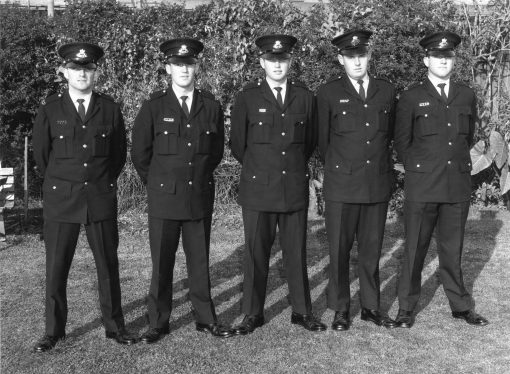 Class 111 - contingent of new Police going to Maroubra ( 15 Division ) Police Station - June 1967. <P>
?, ?, ?, Peter James LEYDON # 12829, Michael John YOUL # 12708